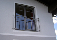 Französisches Fenster aus Edelstahl mit Ziereinsätzen